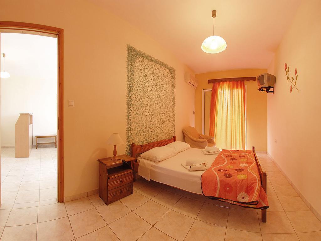 Emilia Apartments ترابيزاكي الغرفة الصورة