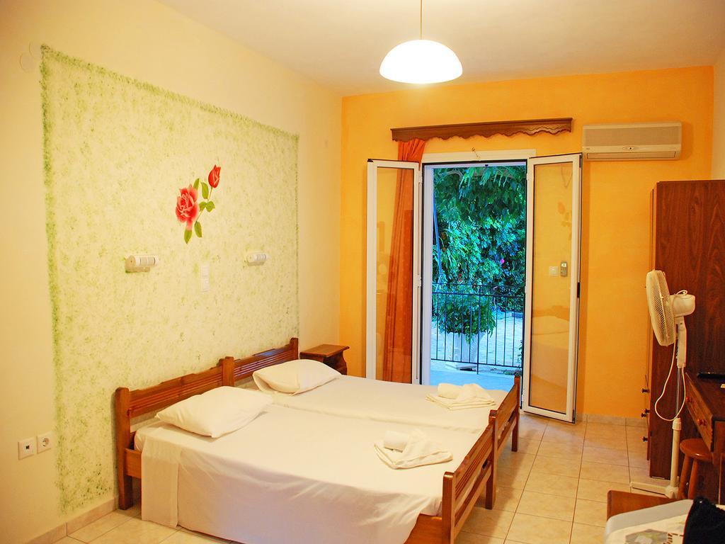 Emilia Apartments ترابيزاكي الغرفة الصورة
